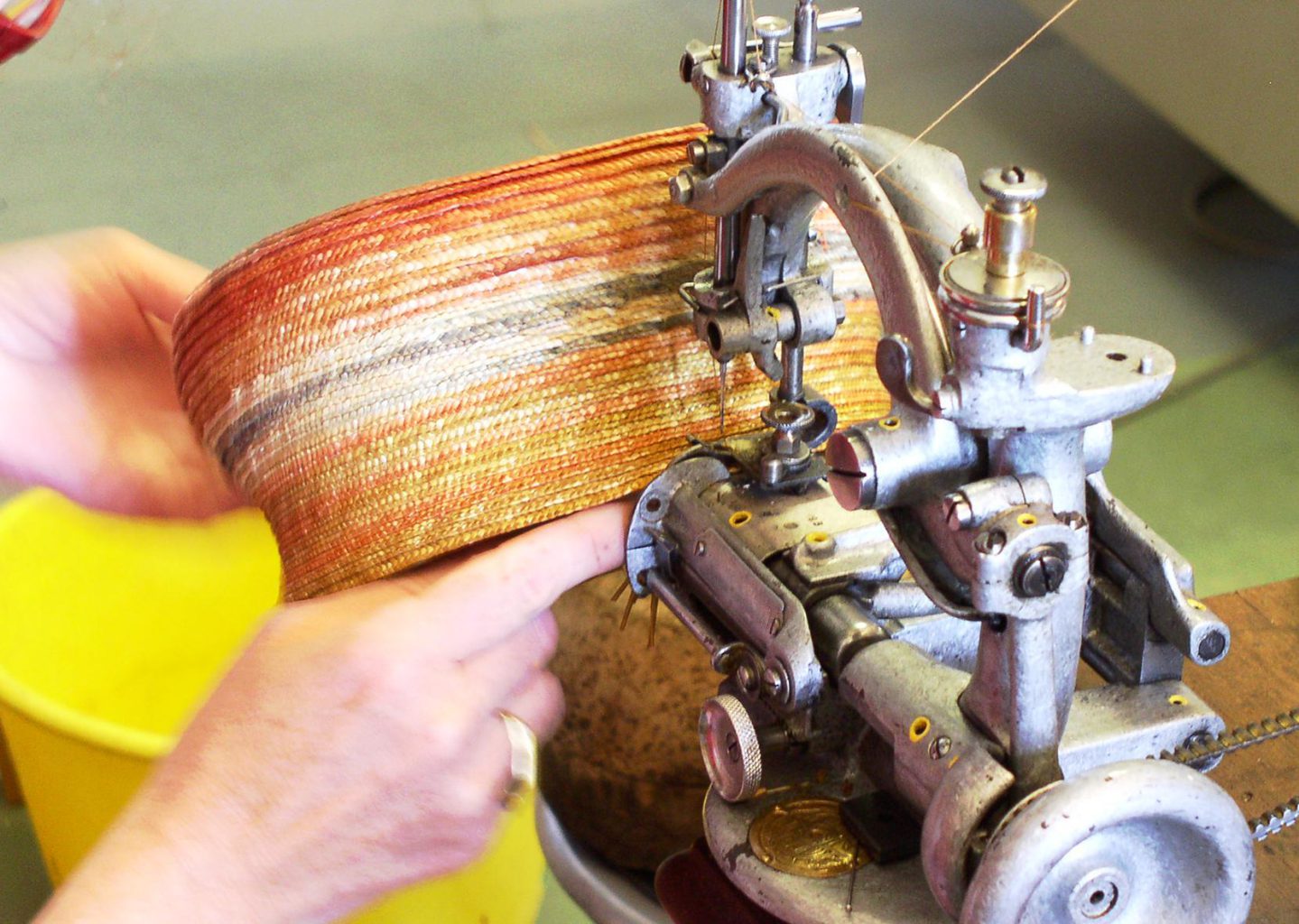 Machine à coudre les tresses de paille
